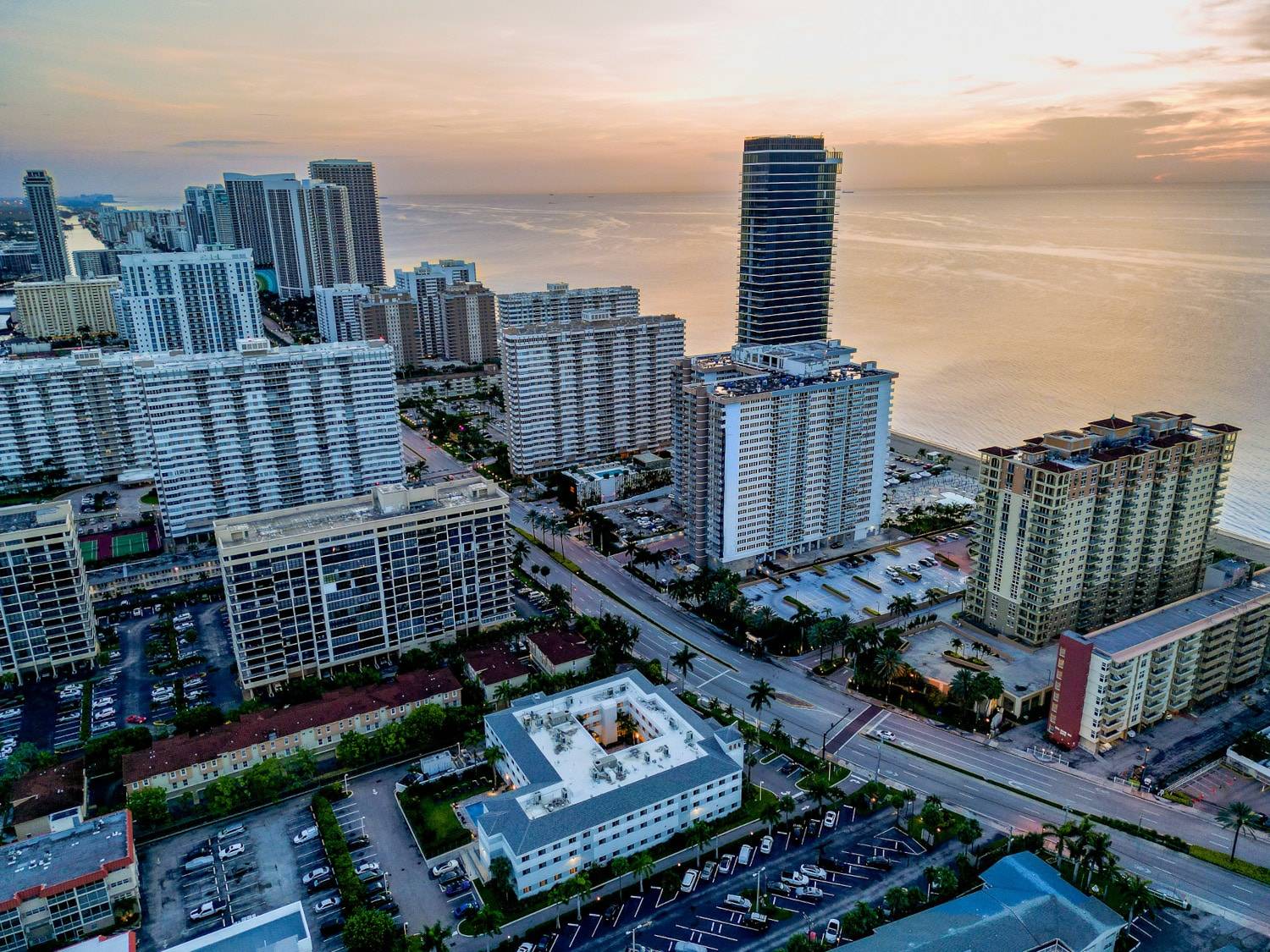 Downtown Miami vs. Hallandale Beach: Which is Better for Senior Living?